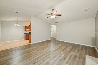 2120 Crown Park Dr in Winder, GA - Foto de edificio - Building Photo