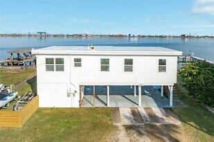 7204 Avenue N 1/2 Rear in Galveston, TX - Building Photo