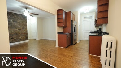 736 W Addison St, Unit 742-1S in Chicago, IL - Building Photo - Building Photo