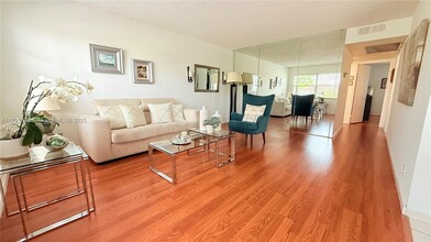 13450 SW 3rd St, Unit 308 in Pembroke Pines, FL - Building Photo - Building Photo