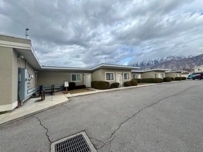 1643 S State St in Orem, UT - Building Photo - Building Photo