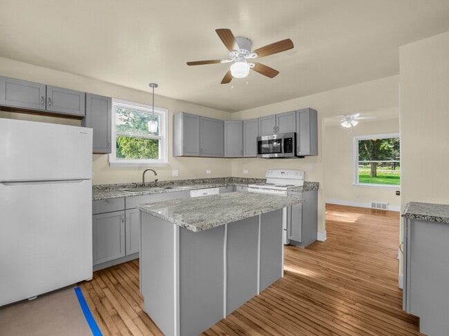 W4015 Black Point Rd in Lake Geneva, WI - Building Photo - Building Photo