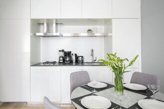 70 W 45th St in New York, NY - Building Photo - Building Photo