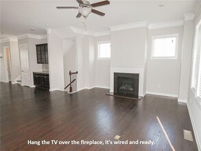 320 Beacons Pl in Alpharetta, GA - Foto de edificio - Building Photo
