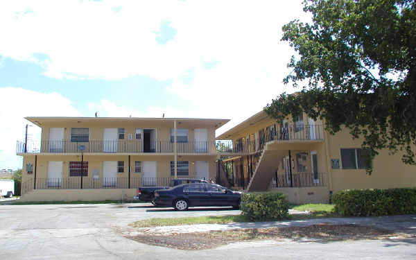 1033-1057 Spring Garden Rd in Miami, FL - Building Photo - Building Photo