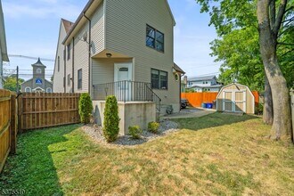 40 N Middaugh St in Somerville, NJ - Building Photo - Building Photo