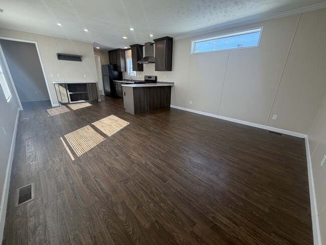 38127 Ducharme Dr in Clinton Township, MI - Building Photo - Building Photo