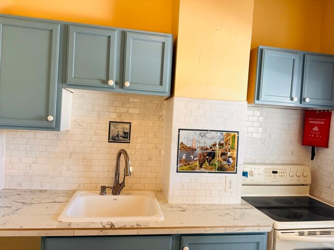 503 S Broadway St, Unit Front in Georgetown, KY - Foto de edificio - Building Photo