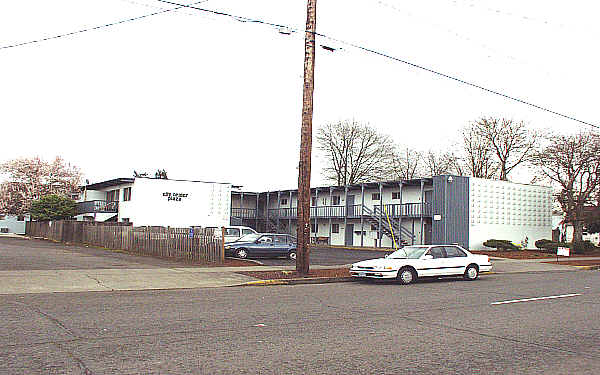 City Center Plaza in Hillsboro, OR - Foto de edificio - Building Photo