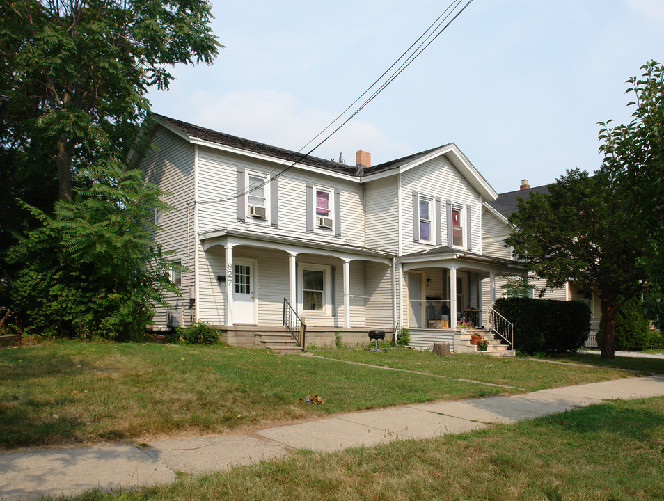 827 N Capitol Ave in Lansing, MI - Building Photo