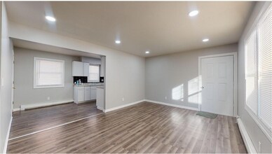 1227 S 62nd St, Unit 1227 in West Allis, WI - Foto de edificio - Building Photo