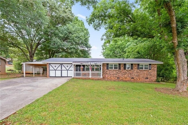 property at 39 Jim Ln SE