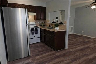 3019 Corpus Christi St in Laredo, TX - Building Photo - Building Photo