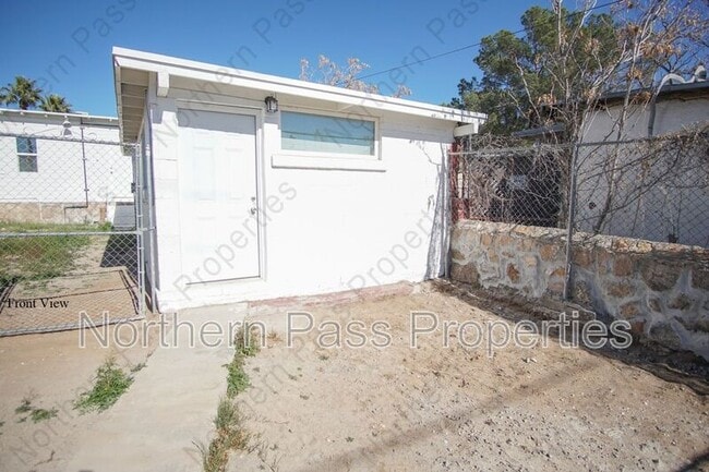 property at 4416 La Luz Ave