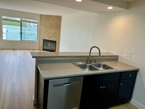 5104-5112 Cape May Pl in San Diego, CA - Building Photo - Building Photo