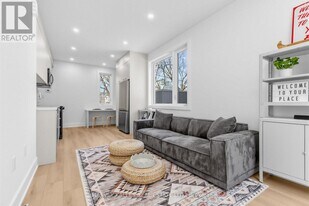 45 Bellevue Ave in Toronto, ON - Building Photo