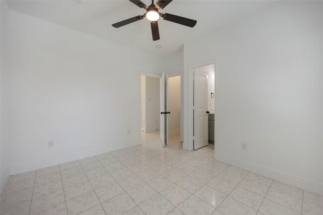 4814 Wilmington St in Houston, TX - Foto de edificio - Building Photo