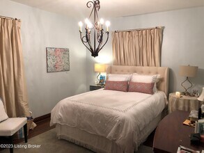 11900 Spring Garden Ln in Anchorage, KY - Building Photo - Building Photo