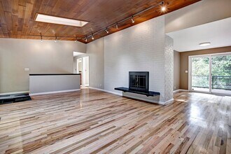 321 NW 176th Pl in Shoreline, WA - Building Photo - Building Photo