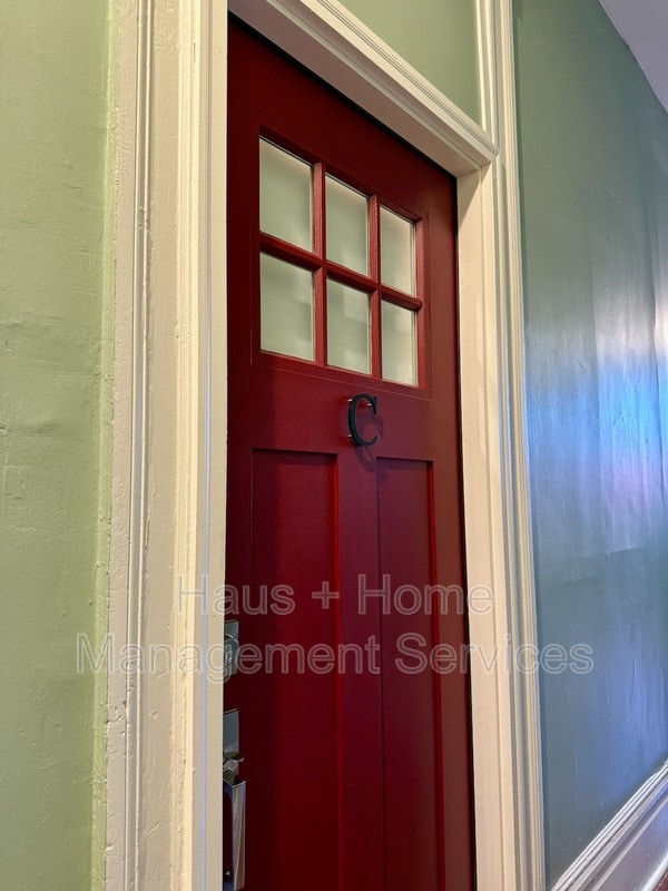 property at 906 Penn Ave