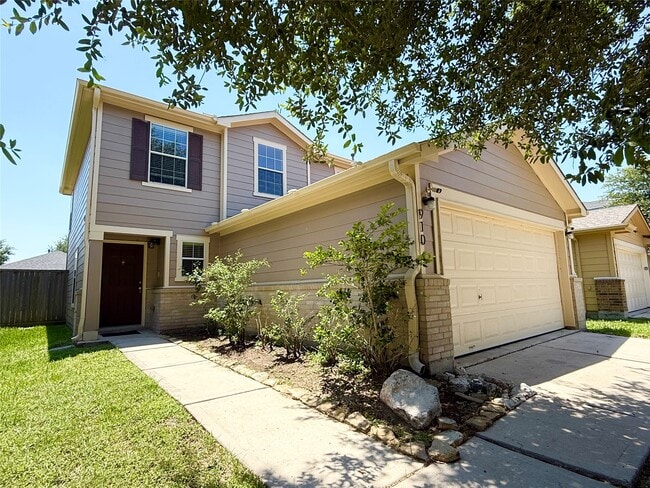 property at 910 Staffordale Manor Ln