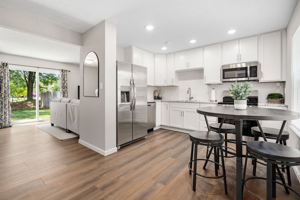 8321 Lariat Ct in Powell, OH - Foto de edificio