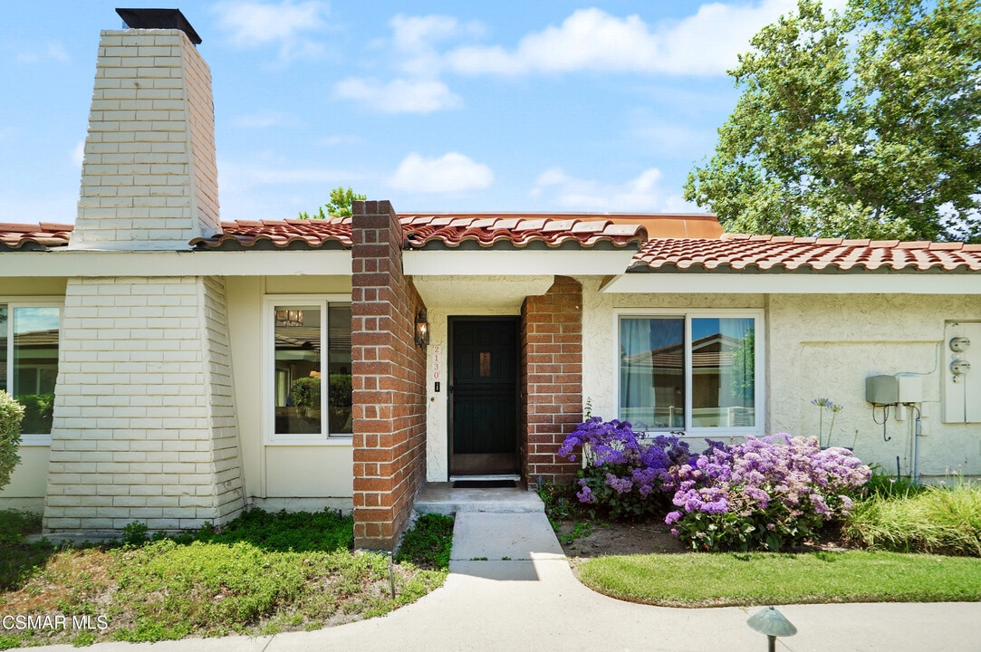 2130 Portola Ln in Westlake Village, CA - Building Photo