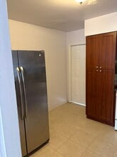 532 NE 138th St in North Miami, FL - Foto de edificio - Building Photo