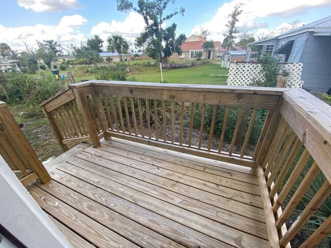 606 Florida Ave in Lynn Haven, FL - Building Photo - Building Photo