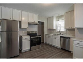 5247 Dupont Ave N in Minneapolis, MN - Building Photo - Building Photo