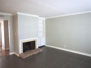 6473 Hart Ln in Austin, TX - Building Photo - Building Photo