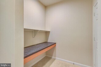 5124 Brittney Elyse Cir in Centreville, VA - Building Photo - Building Photo