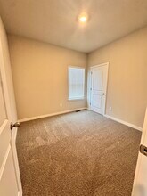 709 E Bear Dr in Tiffin, IA - Building Photo - Building Photo