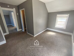 1506 Walnut St, Unit 2 in Anderson, IN - Foto de edificio - Building Photo