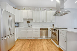 1111 N Mozart St in Chicago, IL - Building Photo - Building Photo