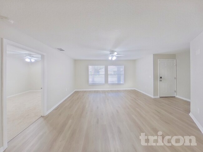 10330 Summerview Cir in Riverview, FL - Foto de edificio - Building Photo