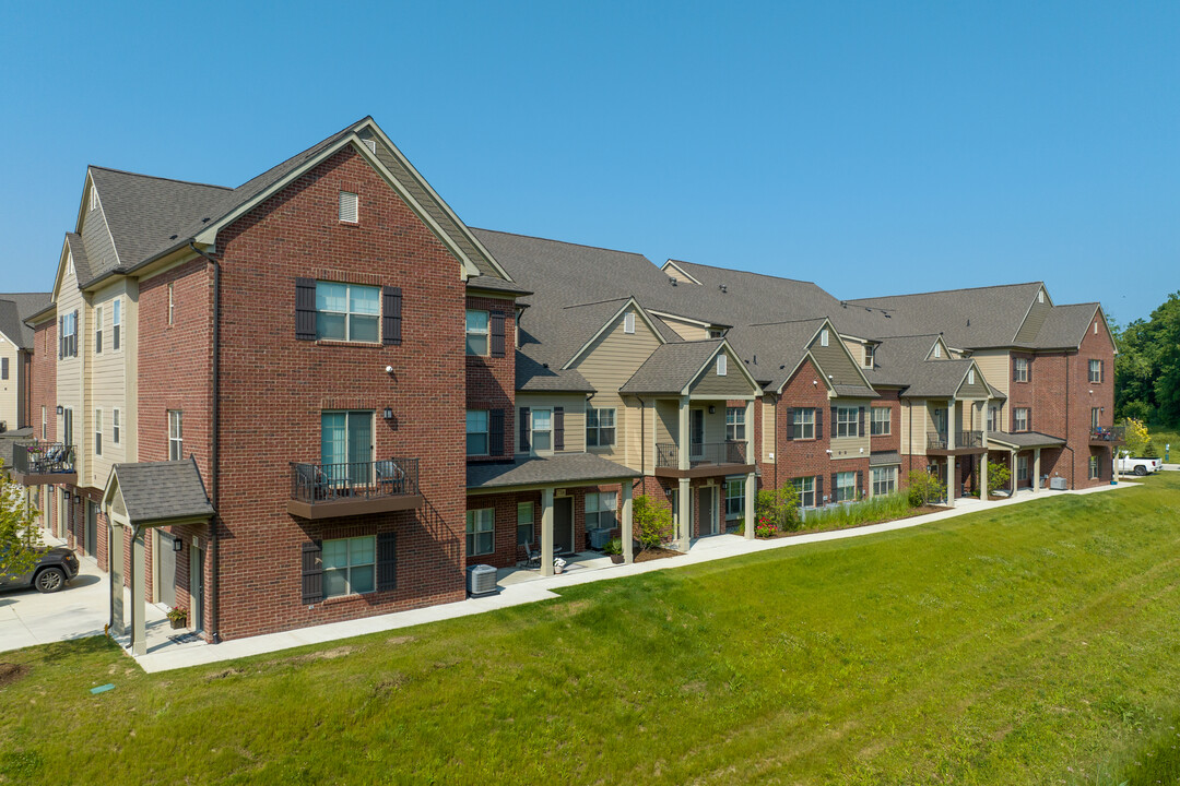 Shelby Pointe Village in Shelby Township, MI - Building Photo