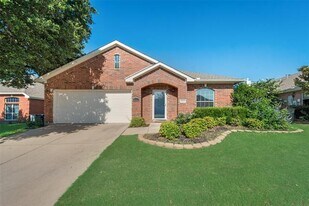 4512 Shade Tree Ct in Sachse, TX - Building Photo
