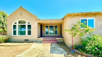 1971 Winterwarm Dr in Fallbrook, CA - Building Photo