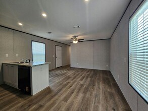 1057 Myakka Dr in North Fort Myers, FL - Building Photo - Building Photo