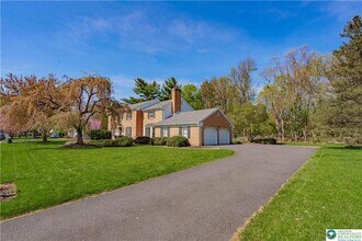 2962 Fairfield Dr N in Allentown, PA - Building Photo - Building Photo