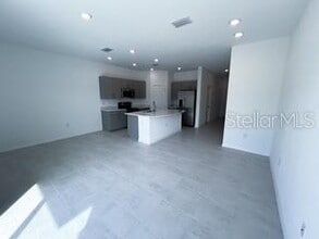 8725 Daydream St in Sarasota, FL - Building Photo - Building Photo