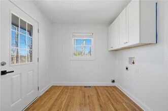 1460 Hillcrest Dr in Sugar Hill, GA - Building Photo - Building Photo