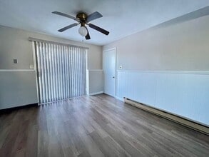 242 Wimbledon Dr in Mansfield, OH - Building Photo - Building Photo