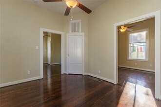 1219 33rd St in Galveston, TX - Foto de edificio - Building Photo