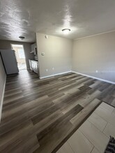 1044 Brittain Rd in Akron, OH - Foto de edificio - Building Photo