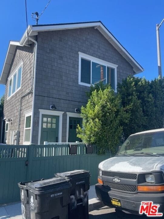 property at 631 N Bristol St