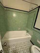 1645 V St SE, Unit #One in Washington, DC - Foto de edificio - Building Photo