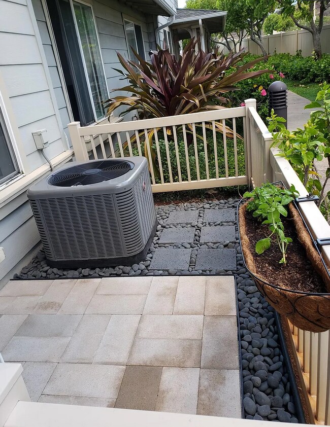 520 Lunalilo Home Rd in Honolulu, HI - Building Photo - Building Photo