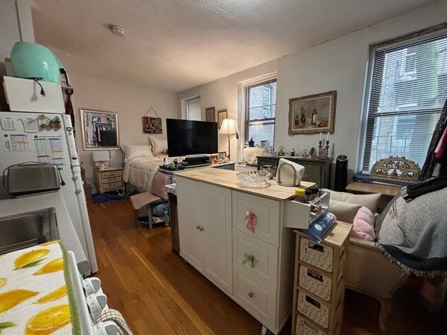 43 Irving St, Unit 4 in Boston, MA - Building Photo - Building Photo